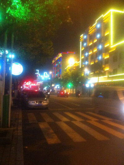 #压马路猜城市#