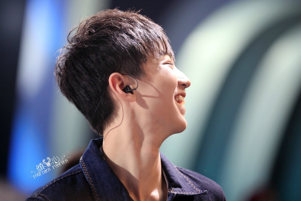 #王俊凯# #TFBOYS# 141126梦想星搭档 cr：logo