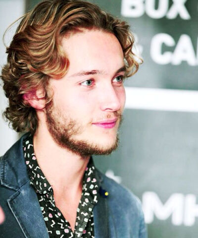 Toby Regbo