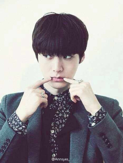 最近在看《BLOOD》超帅哒爱你哟安宰贤