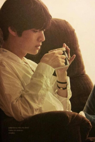 最近在看《BLOOD》超帅哒爱你哟安宰贤