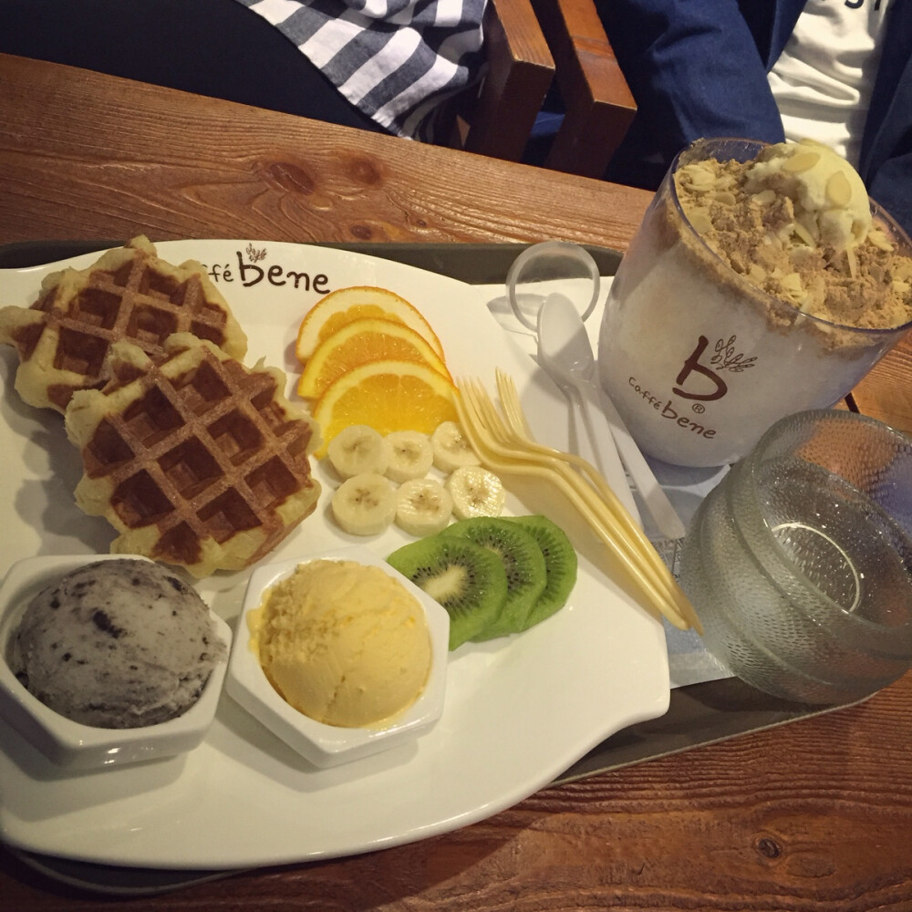 Caffe bene 豪华华夫 红豆刨冰