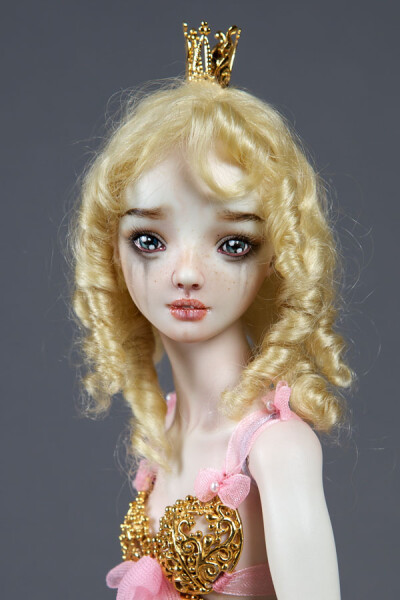 Enchanted Doll -- Princesspea