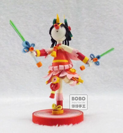 立体衍纸人物，单个的细节图，无论哪个角度看都喜欢啊~~~~ 店里有售：http://shop34818211.taobao.com/