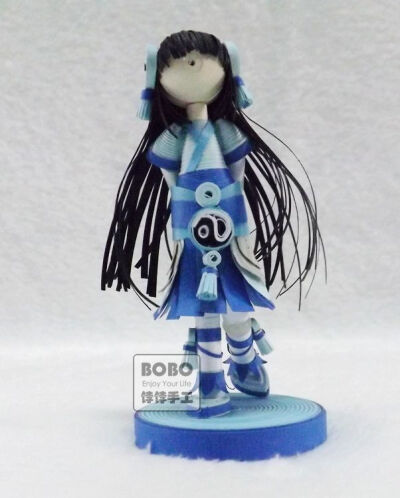 立体衍纸人物，单个的细节图，无论哪个角度看都喜欢啊~~~~ 店里有售：http://shop34818211.taobao.com/