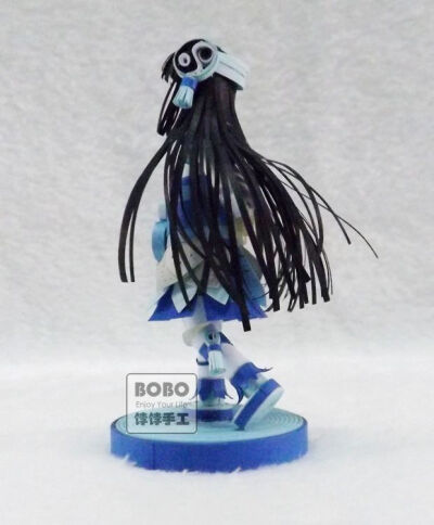 立体衍纸人物，单个的细节图，无论哪个角度看都喜欢啊~~~~ 店里有售：http://shop34818211.taobao.com/