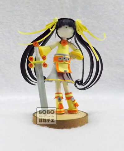 立体衍纸人物，单个的细节图，无论哪个角度看都喜欢啊~~~~ 店里有售：http://shop34818211.taobao.com/