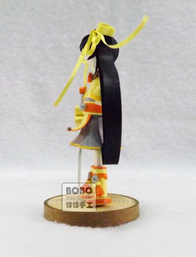 立体衍纸人物，单个的细节图，无论哪个角度看都喜欢啊~~~~ 店里有售：http://shop34818211.taobao.com/