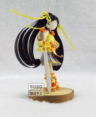 立体衍纸人物，单个的细节图，无论哪个角度看都喜欢啊~~~~ 店里有售：http://shop34818211.taobao.com/