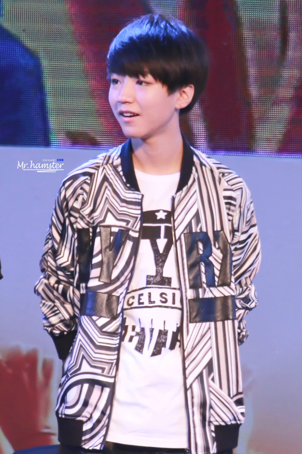 TFBOYS王俊凯 王俊凯 140809广州安捷动漫展签售会 cr.logo