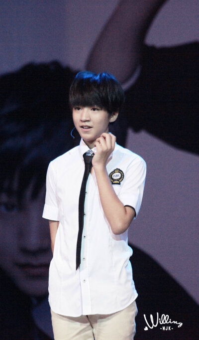 TFBOYS王俊凯 王俊凯 140826步步高重庆见面会高清 cr.logo