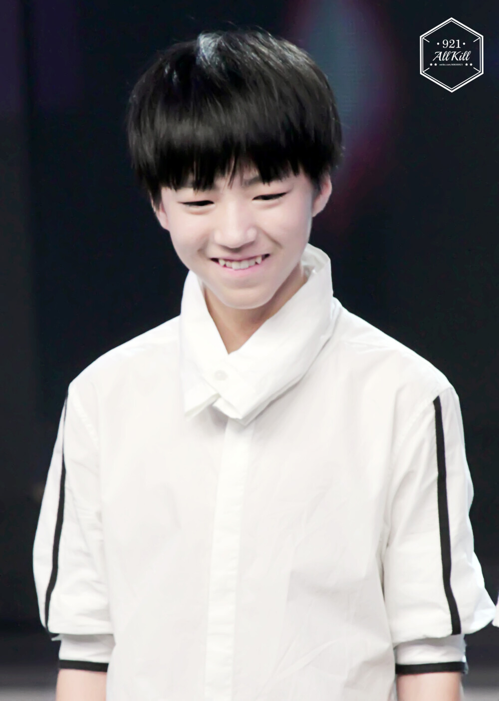 TFBOYS王俊凯 140520快乐大本营录制 cr.logo