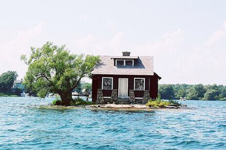 我把情绪扔进海里，平静是我，热烈是我