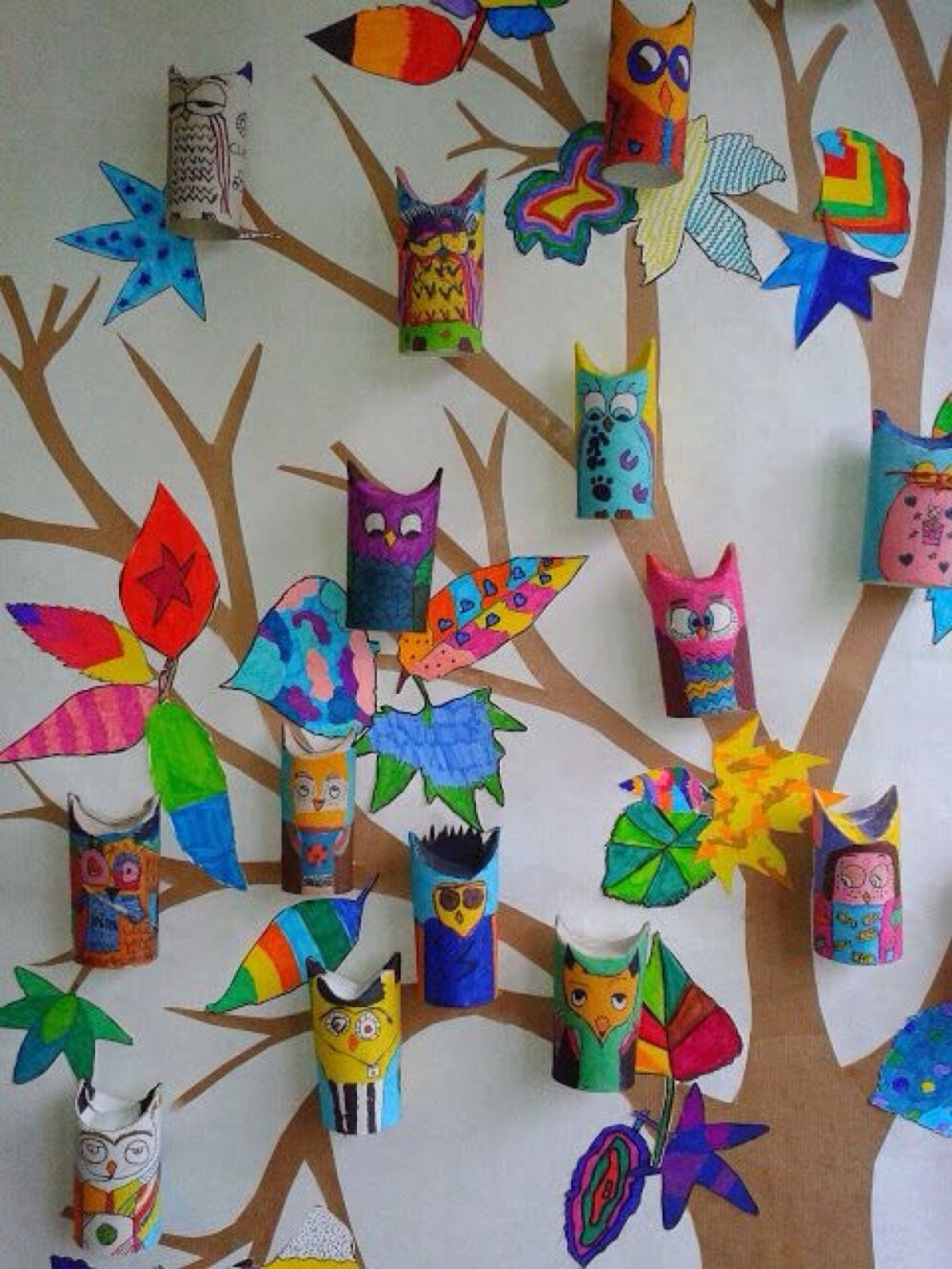 #废物利用#卷纸筒的创意DIY：儿童房背景墙