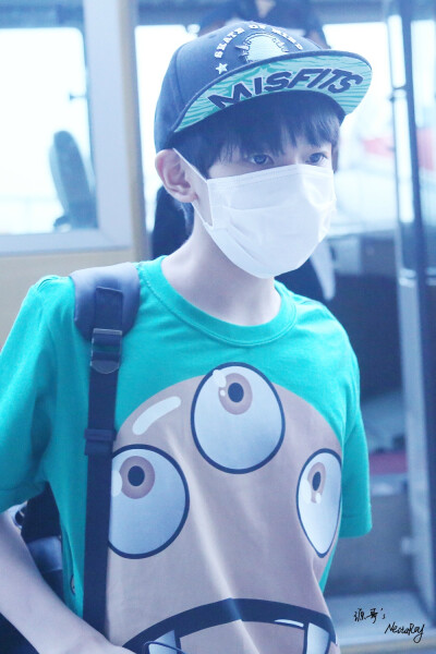 TFBOYS王源 140905 长沙赴无锡 cr：NectaRoy