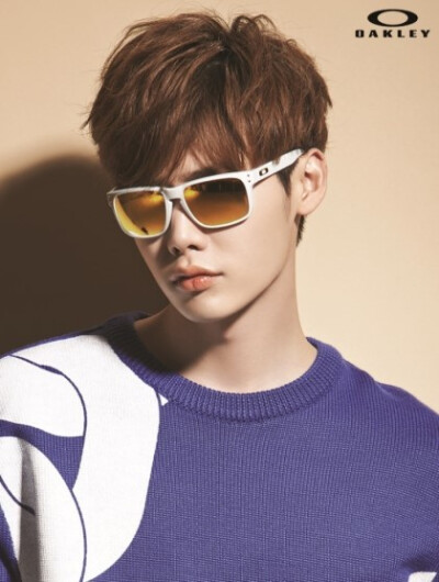 李钟硕 Oakley