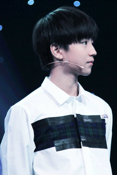 #王俊凯# #TFBOYS王俊凯# #tfboys# TFBOYS王俊凯20141016中国文艺录制cr：王俊凯的小傲娇