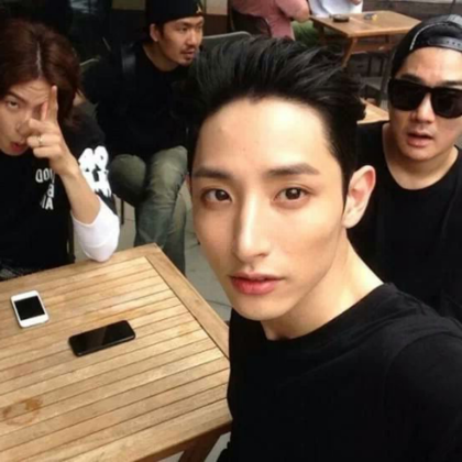 李秀赫lee Soo Hyuk With洪宗玄还有造型师金世俊大叔韩国模特演员 有道理的爱情 高校处世王 依帕内玛少年 堆糖 美图壁纸兴趣社区