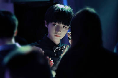 #TFBOYS王俊凯# #王俊凯# 150325 QQ音乐年度盛典。cr.logo