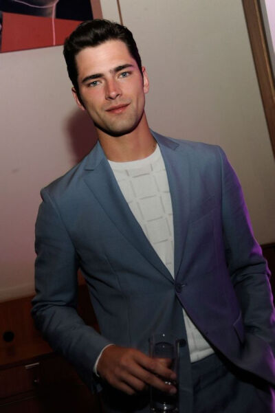 Sean Opry