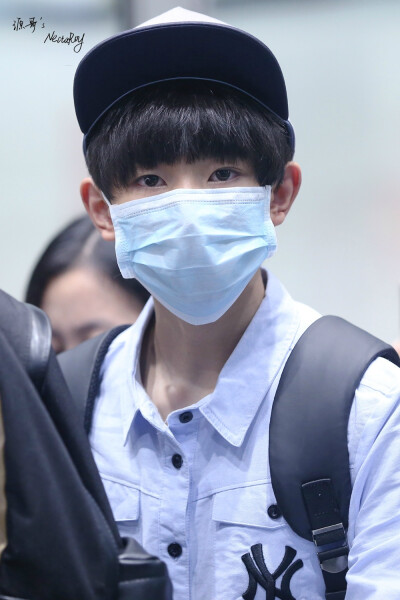 TFBOYS王源 140827 北京赴深圳 cr：NectaRoy