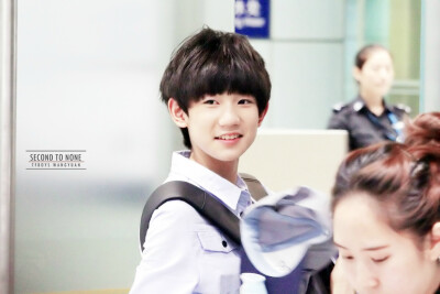 TFBOYS王源 140827 北京赴深圳 cr：SecondToNone1108