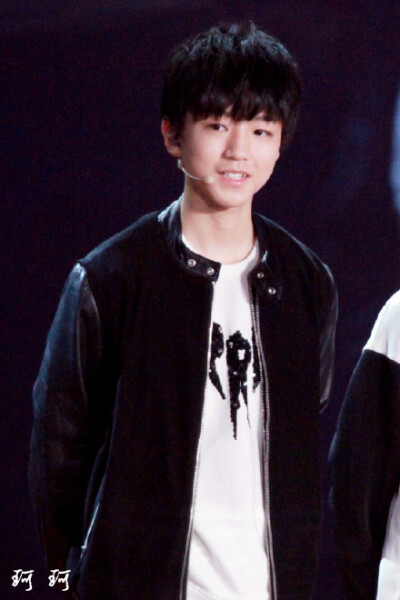 #王俊凯# #TFBOYS王俊凯# 141231 江苏跨年 cr：珂珂Shirley