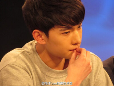 20150317 杨洋鲁豫有约录制 cr Logo