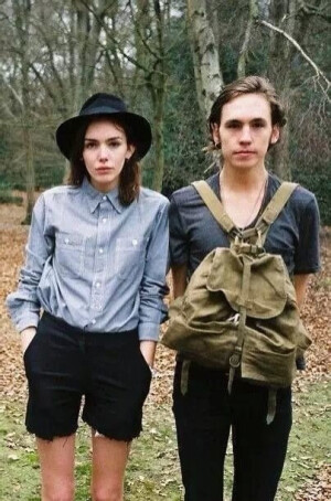 所谓习惯，保留过去式的痕迹，所谓坚持，象征另一边的放弃。