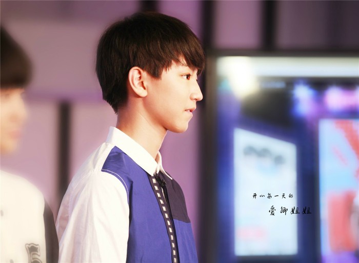 #王俊凯# #TFBOYS王俊凯# #TFBOYS# 20140717优酷直播间 cr logo