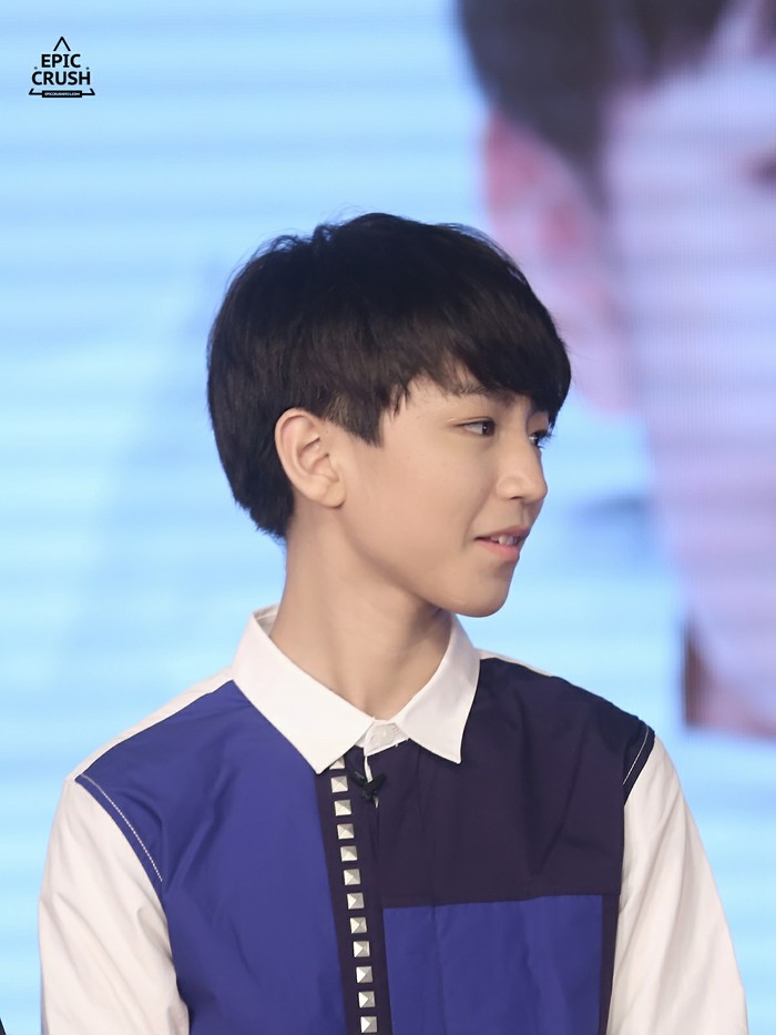 #王俊凯# #TFBOYS王俊凯# #TFBOYS# 20140717优酷直播间 cr logo