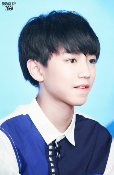 #王俊凯# #TFBOYS王俊凯# #TFBOYS# 20140717优酷直播间 cr logo