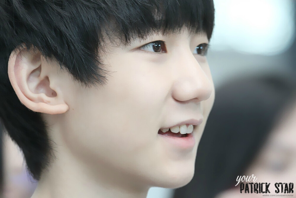 TFBOYS王源 140717 广州赴北京 cr:Your_Patrick_Star