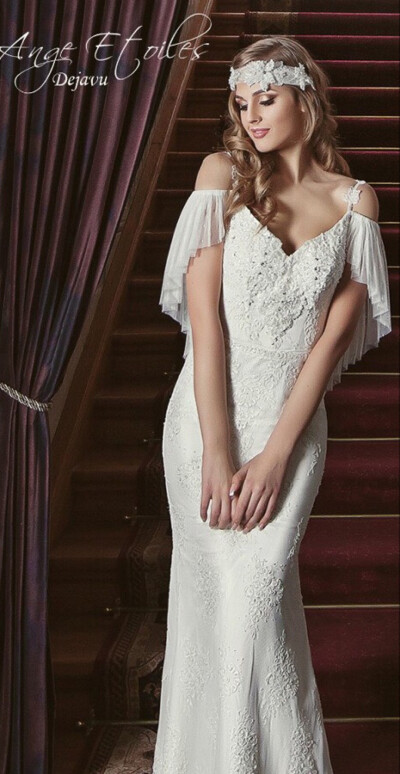 白俄罗斯时尚品牌 Ange Etoiles 释出全新2015「Royal」奢华婚纱系列。婚纱礼服 白色婚纱 婚纱控 婚纱梦