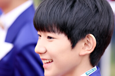 TFBOYS王源 140415 音乐V榜盛典 cr：Queenie_嘀