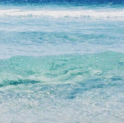 夏天的记忆里，有一片蓝色的海。