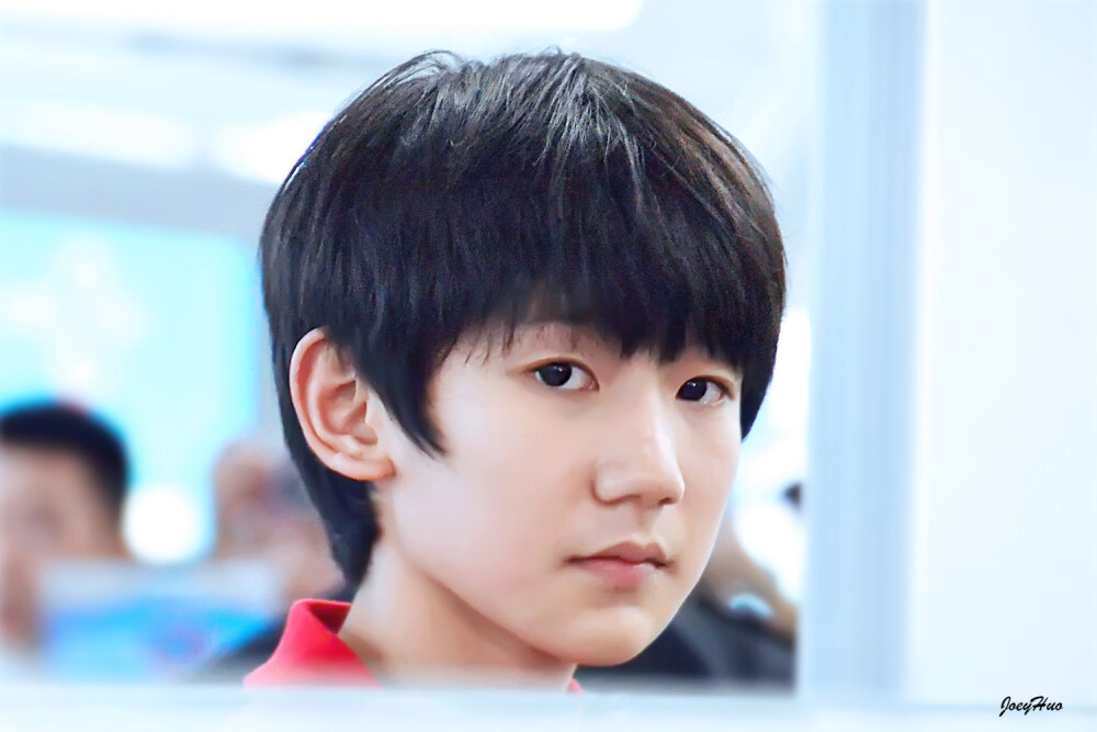 TFBOYS王源 140627 重庆赴北京 cr：鸭梨山大霍JOEY