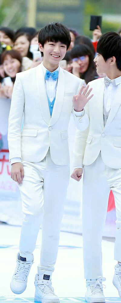 2015.3.30.第22届东方风云榜颁奖盛典王俊凯高清图片～