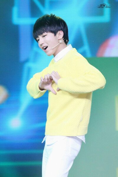 2015.3.30.第22届东方风云榜颁奖盛典王俊凯演出高清图片～