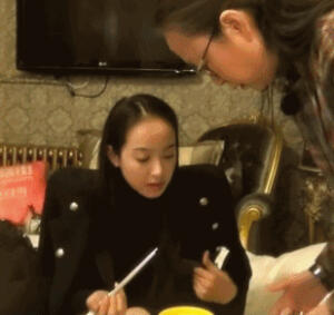 宋茜 心疼坏了的小眼神