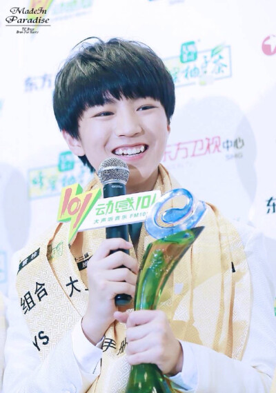 TFBOYS王俊凯。150330东方风云榜。王俊凯，帅到没朋友。「图片来源见水印」