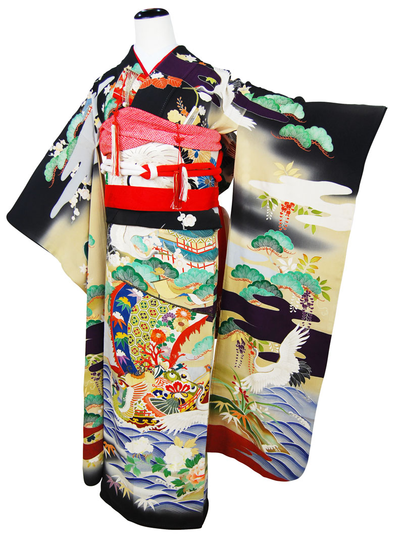 日本自明治时代的文明开化以来吸取大量的西洋文化,因此和服也随之