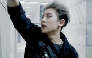 EXO  朴灿烈《CALL ME BABY》MV