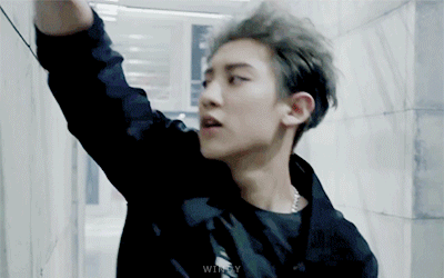 EXO 朴灿烈《CALL ME BABY》MV