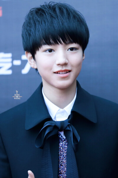 #王俊凯# #TFBOYS王俊凯# #tfboys# 150325QQ音乐年度盛典 CR：2babeWang