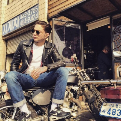 Daniel Snoeks，来自澳大利亚，生于1994年7月12日，纹身师，时装模特。