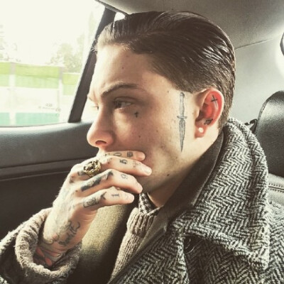 Daniel Snoeks，来自澳大利亚，生于1994年7月12日，纹身师，时装模特。