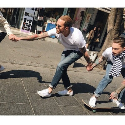 Daniel Snoeks，来自澳大利亚，生于1994年7月12日，纹身师，时装模特。