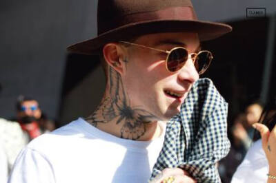 Daniel Snoeks，来自澳大利亚，生于1994年7月12日，纹身师，时装模特。