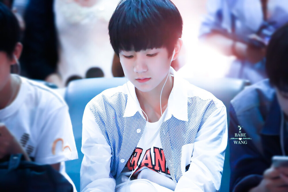 TFBOYS王源 140520-21 长沙返重庆 cr：2babeWang